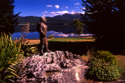 Quintin McKinnon statue on Te Anau lakefront